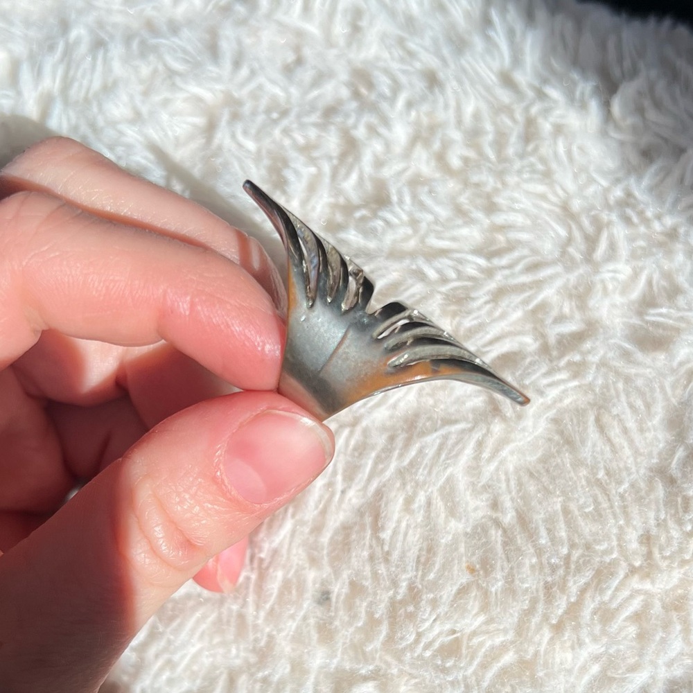Silver Tone Ring - Picture 4 of 5